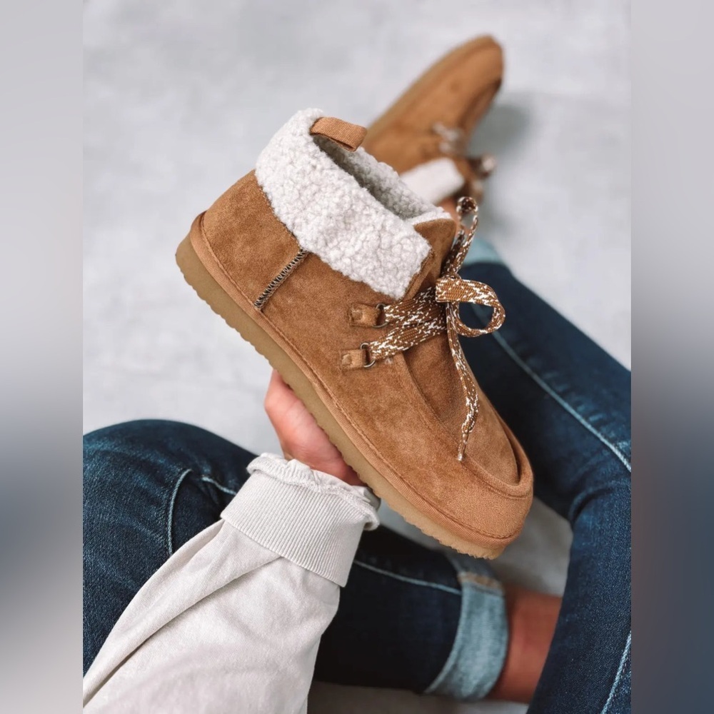 NIB Brand New In Box Very G Cherilyn 2 Vegan Suede Faux Fur Slippers Booties - Picture 2 of 8